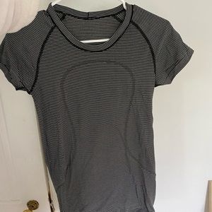 Lululemon swiftly tech short sleeve